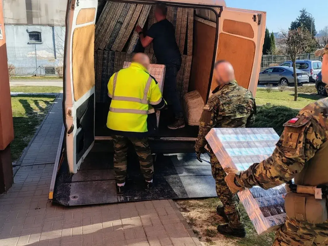 Фургон з кантрабанднымі беларускімі цыгарэтамі перахапілі ў Польшчы