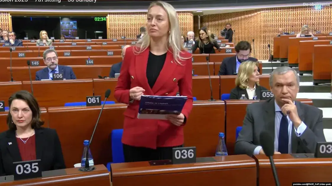 Юристка: Анжелика и Андрей Мельниковы могут быть в разводе. А могут и не быть