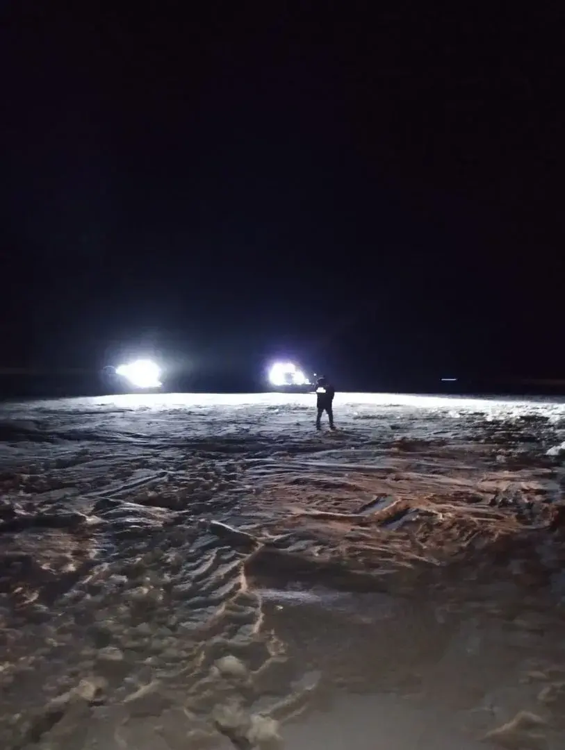 В России упал вертолет Ми-8, ушел под лед Онежского озера