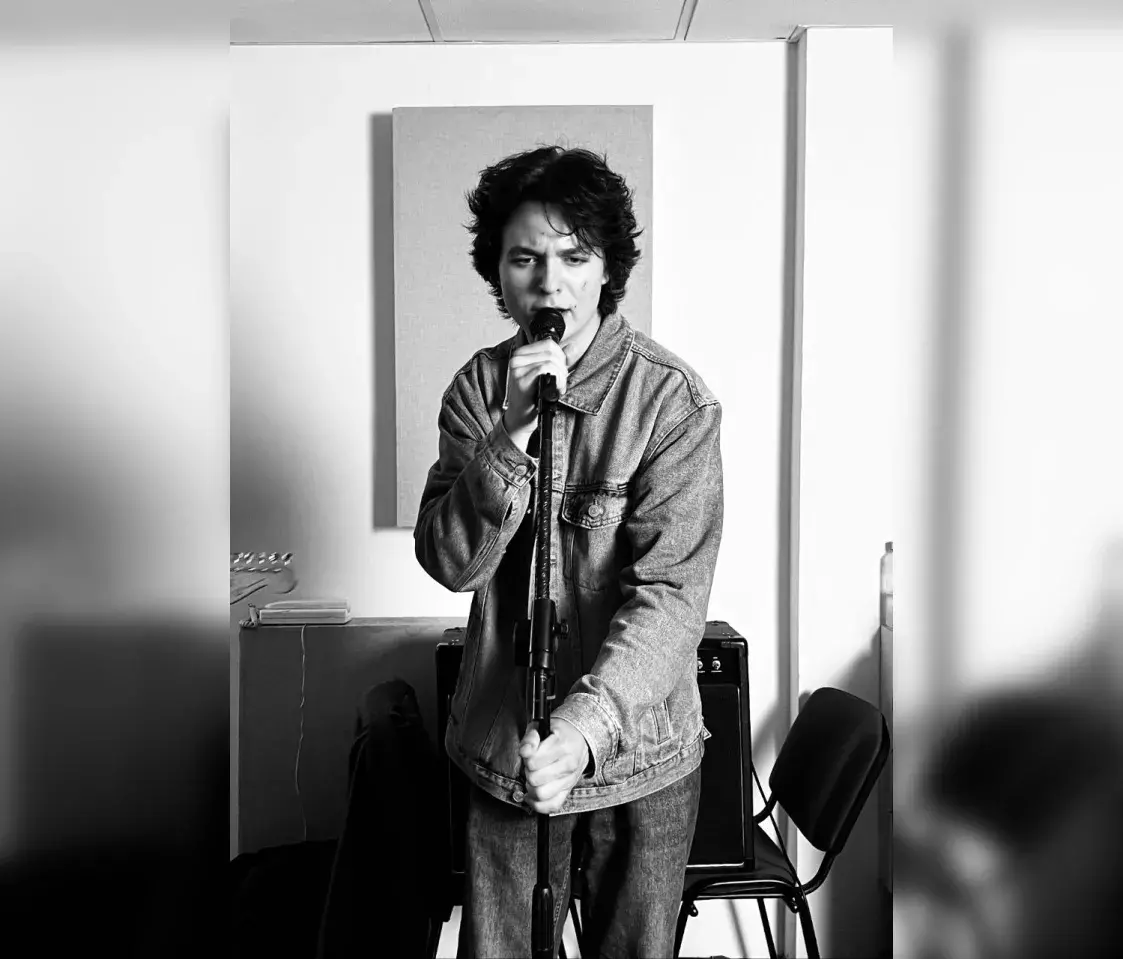 Пра што спявае 17-гадовы беларус, які стварыў гурт з вядомымі музыкамі