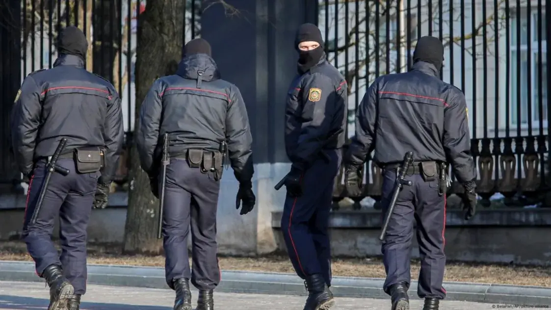 “Это проверка”: зачем милиция ходит по съемным квартирам в Беларуси