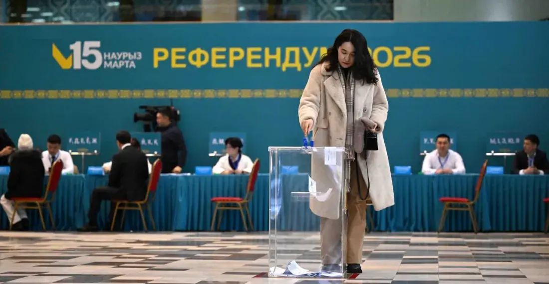 Апатия общества и давление на СМИ: как прошёл референдум в Казахстане?