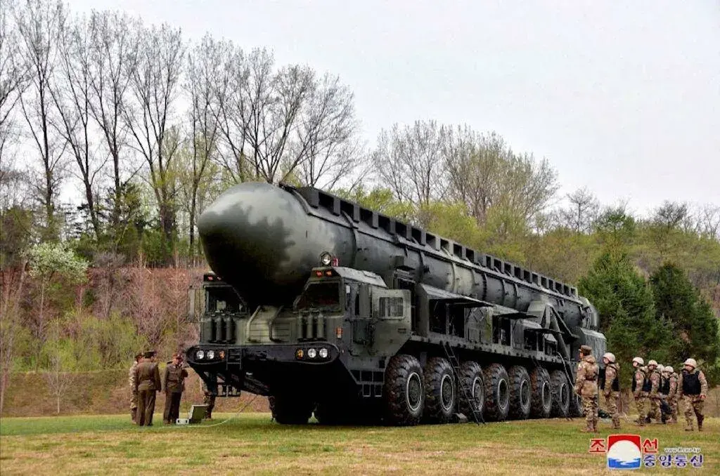 КНДР провела запуск новой ракеты, которая должна вселять "тревогу и ужас"