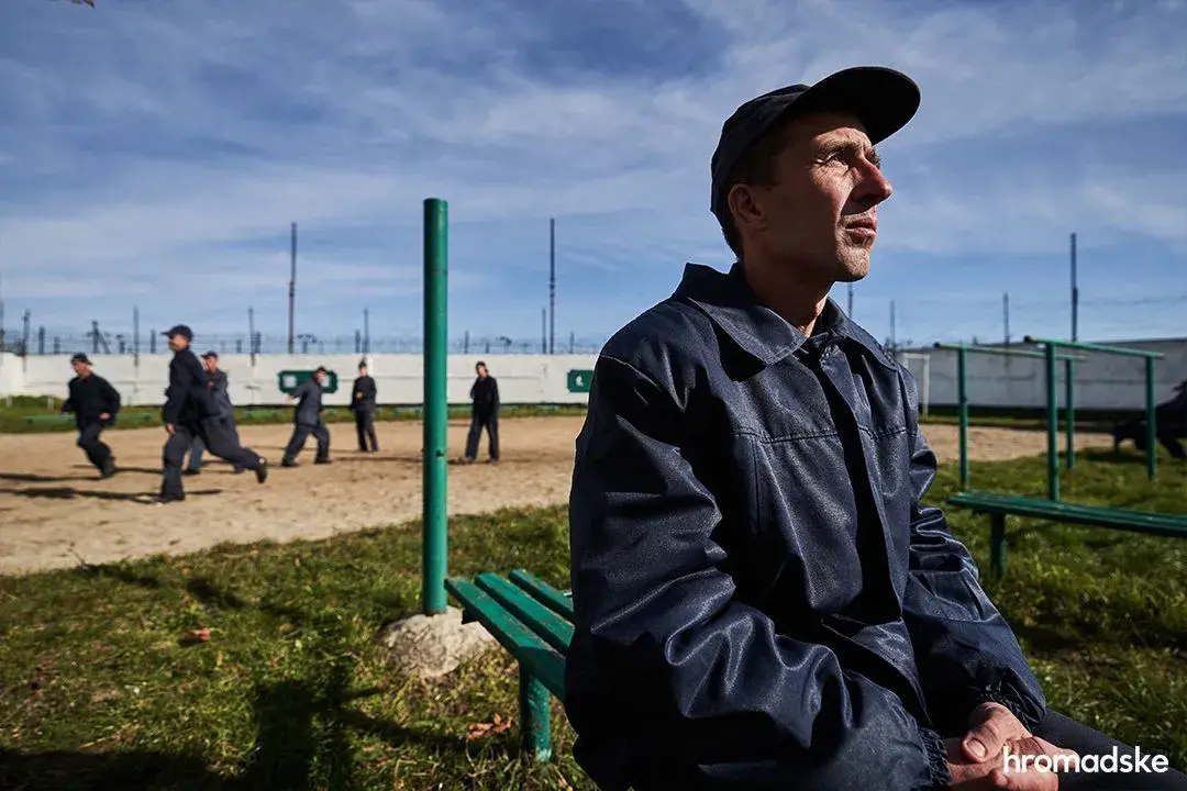 "Бросили как мясо": как живут оккупанты в украинском плену