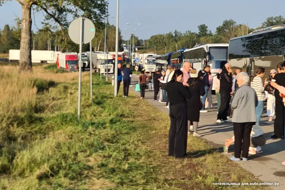 На латвійскай мяжы ўтварылася чарга з аўтобусаў на ўезд у Беларусь