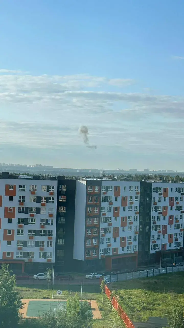 "Взрывы в Барвихе. Страшно бабахает" —  Москву атаковали беспилотники