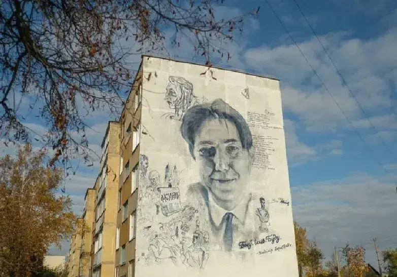 У Оршы малююць новы мурал з  Караткевічам 