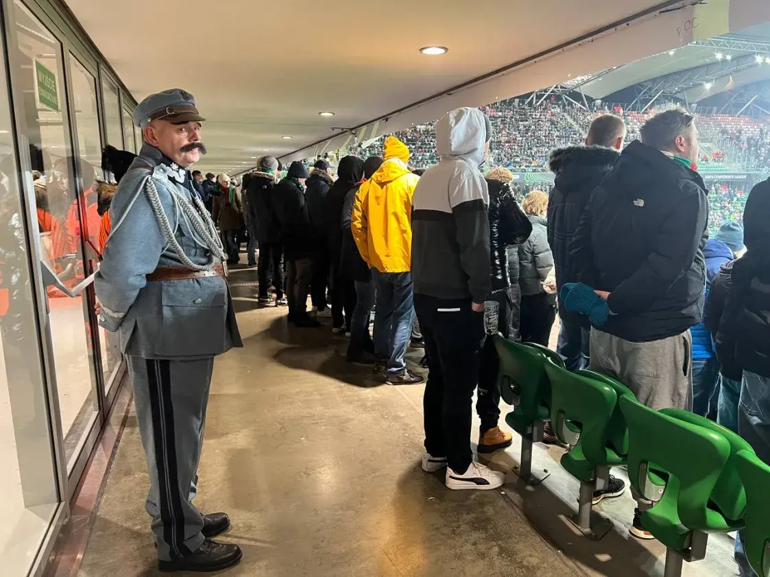 "Лукашэнка! — Цо? — Ты курво!": як мінскае "Дынама" гуляла ў Варшаве