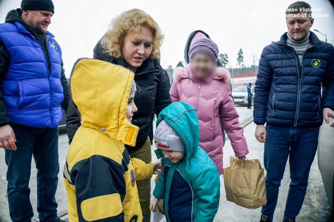Украинские дети возвращаются с оккупированных территорий