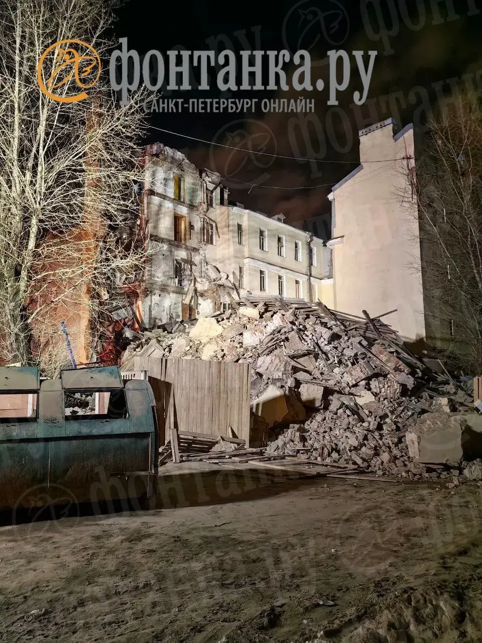 В центре Петербурга ночью рухнул шестиэтажный дом