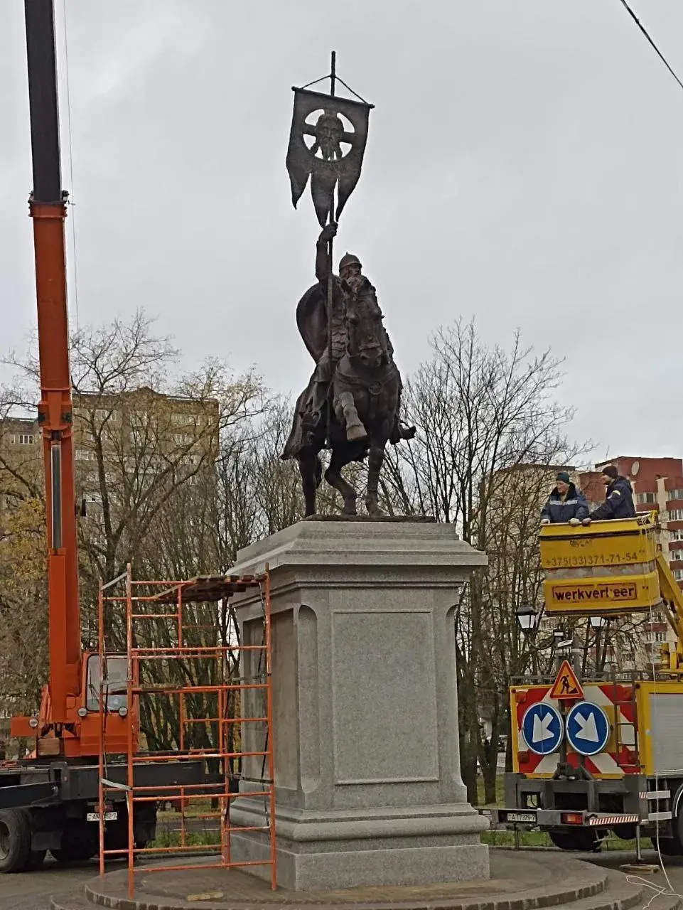 В Минске устанавливают памятник Александру Невскому