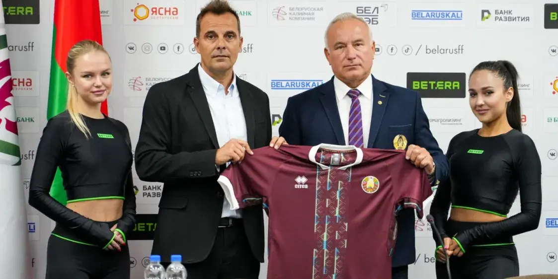 Карлас Алас і Мікалай Шарснёў