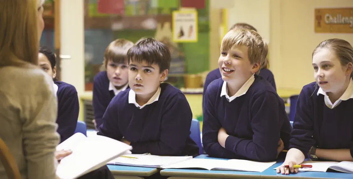 “В духе госидеологии” — эксперт сравнил уставы польской и белорусской школы