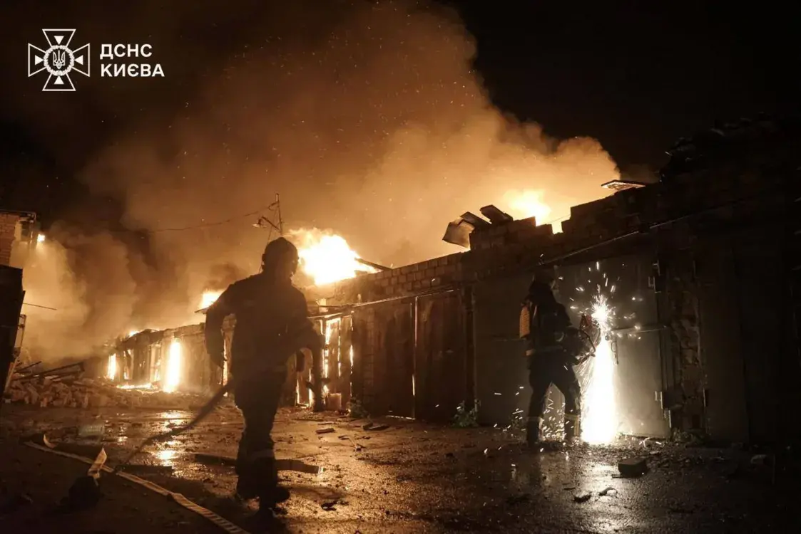 Дзевяць загінулых і дзясяткі пацярпелых — Расія ўначы бамбіла Украіну