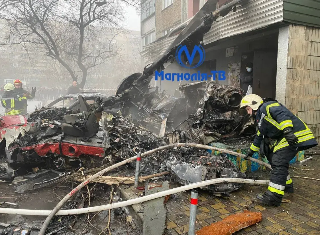 Рядом с детским садом в Киевской области упал вертолет