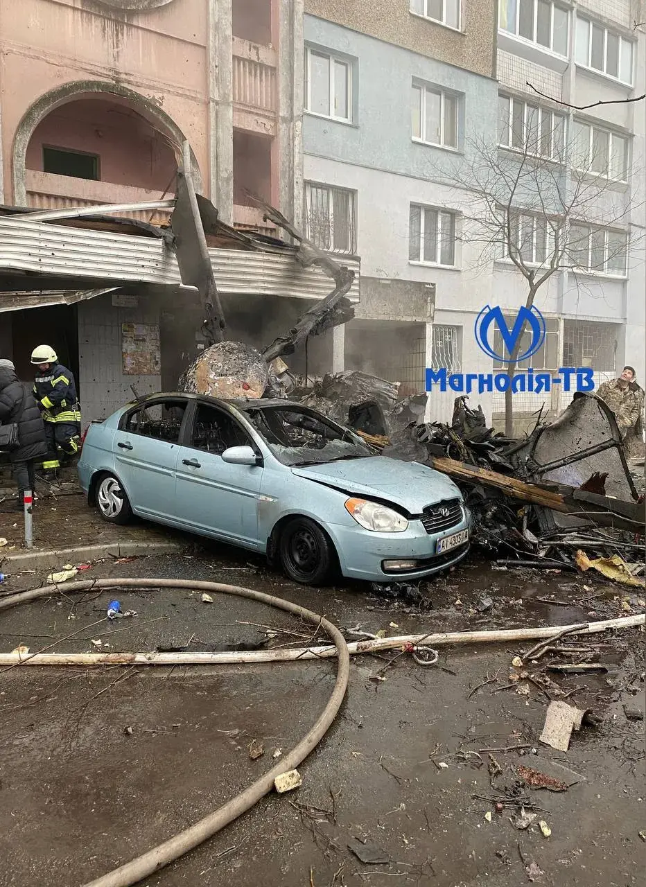 Рядом с детским садом в Киевской области упал вертолет