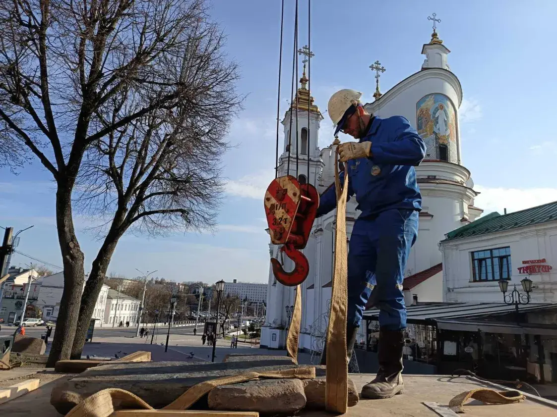 Пад Віцебскам знайшлі каменны крыж XVII стагоддзя