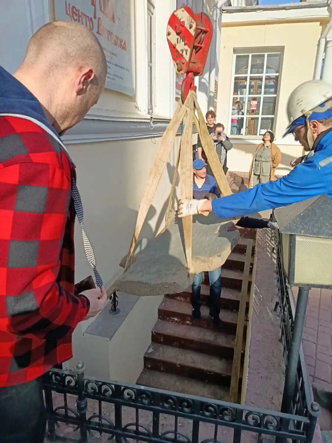 Пад Віцебскам знайшлі каменны крыж XVII стагоддзя