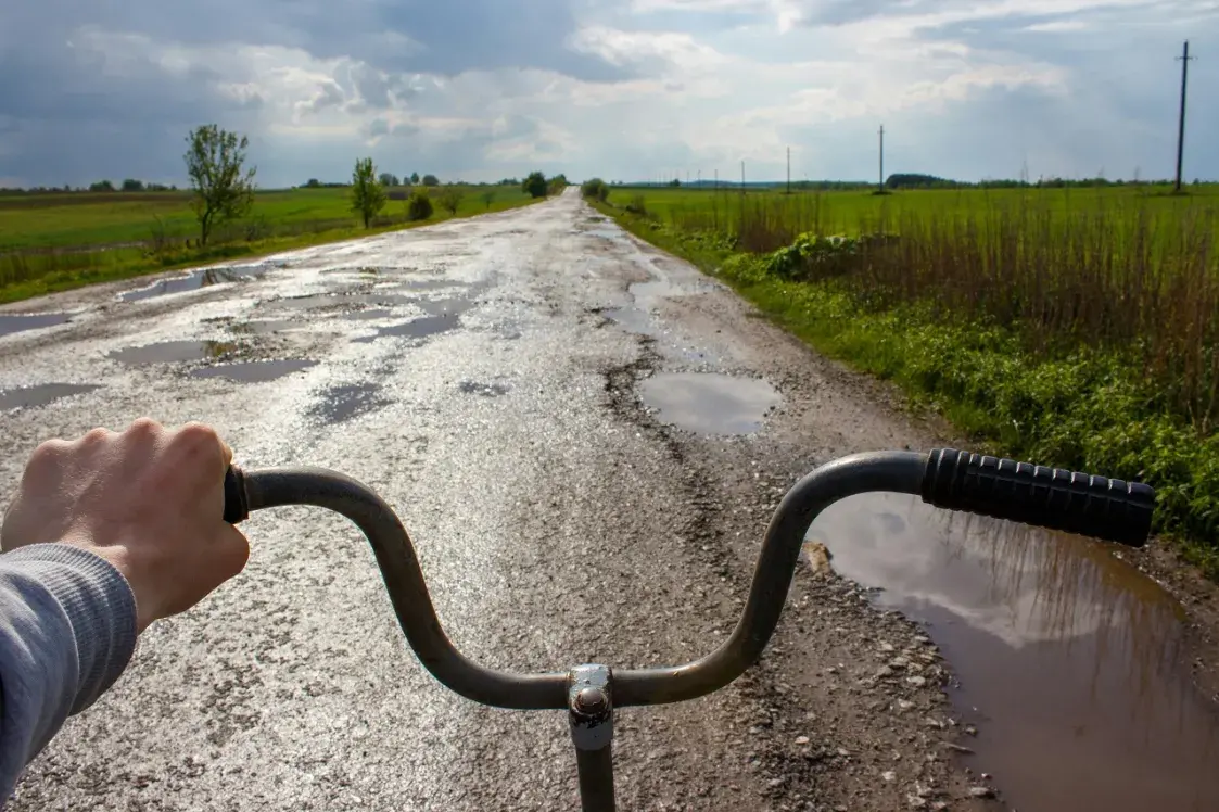 Создать веломилицию и запретить шеринг: что белорусы предлагают изменить в ПДД