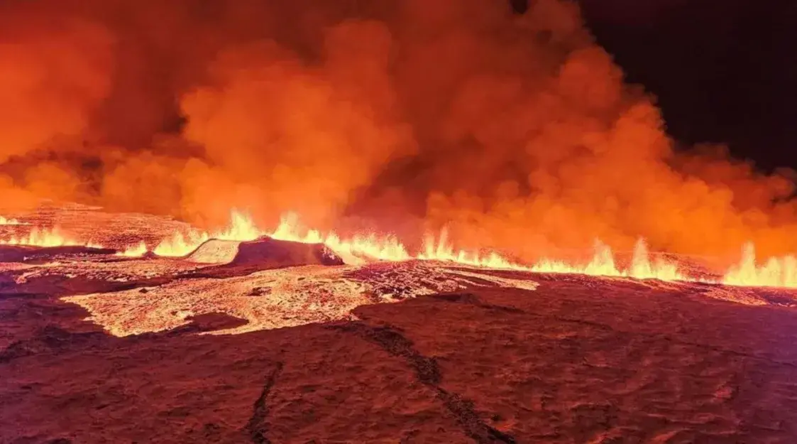 В Исландии после землетрясения случилось извержение вулкана