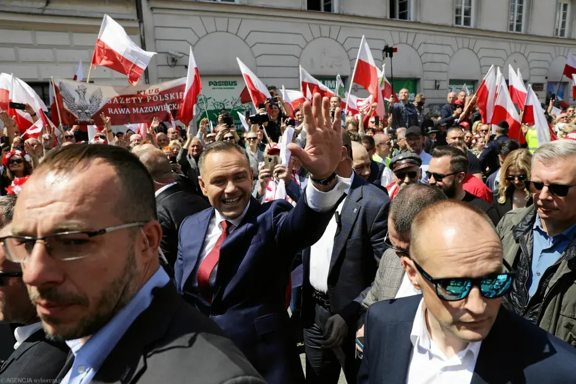 Тшаскоўскі ці Наўроцкі — перамога на выбарах якога кандыдата паспрыяе беларусам