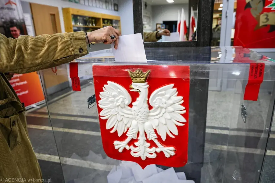 Тшаскоўскі ці Наўроцкі — перамога на выбарах якога кандыдата паспрыяе беларусам