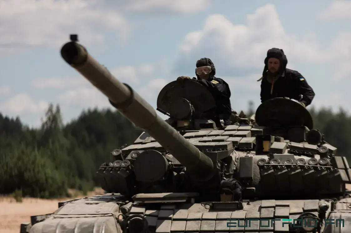 Залужны паказаў танкі, якія Украіна атрымала з Польшчы і Чэхіі