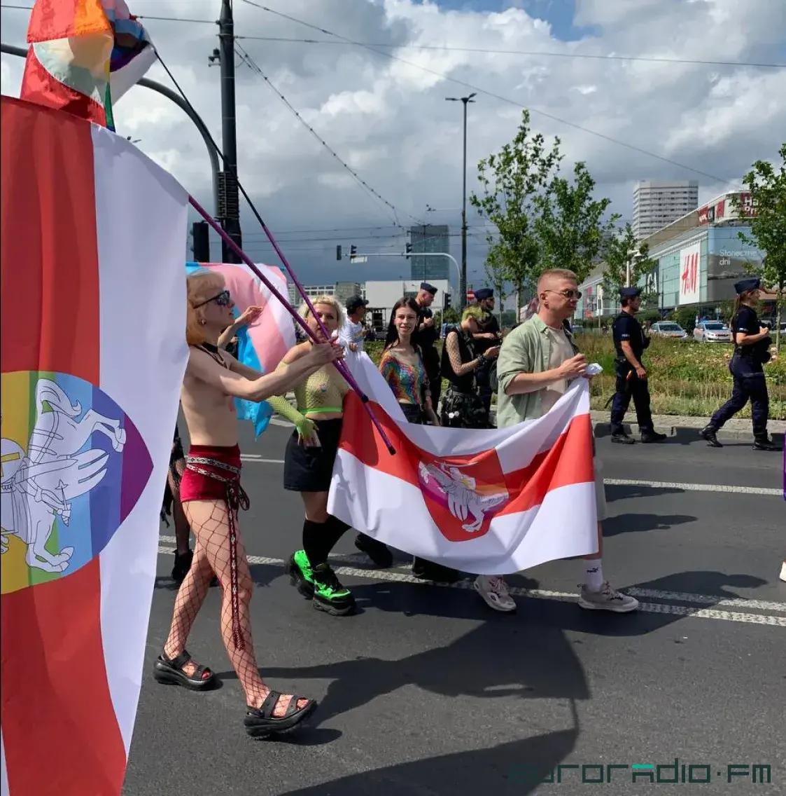 Белорусы присоединились к прайд-шествию в Варшаве — фото и видео 