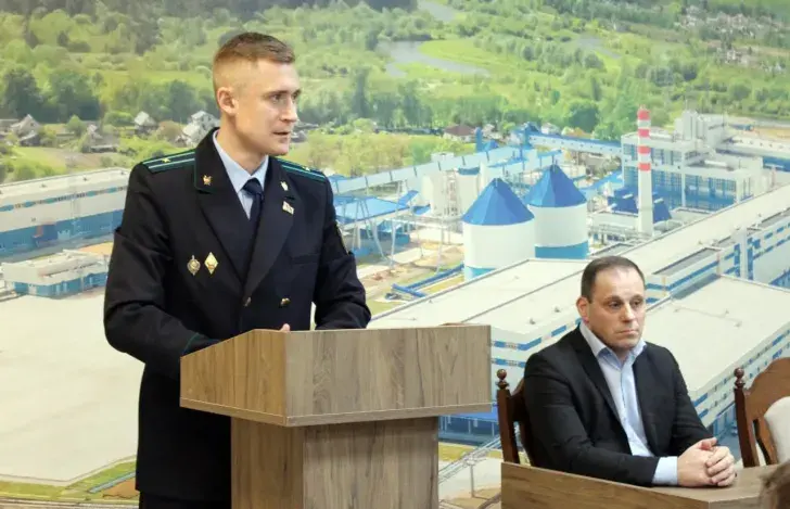 На трыбуне — Павел Чырыкаў
