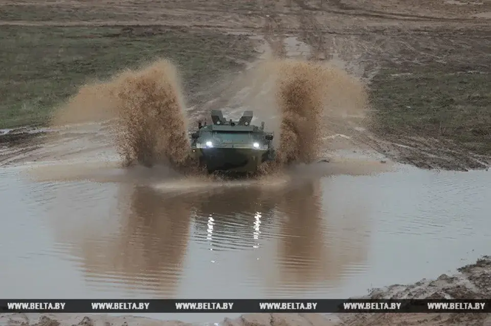 На ўзбраенне беларускай арміі возьмуць айчынны бранявік “Кайман” (фота, відэа)