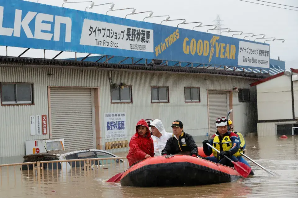 На Японію абрынуўся магутны тайфун, загінулі дзясяткі чалавек