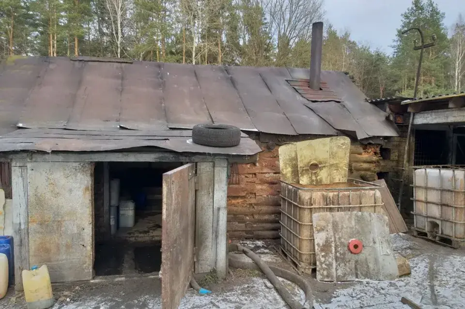 У маладзечанца канфіскавалі больш за 1300 літраў брагі 