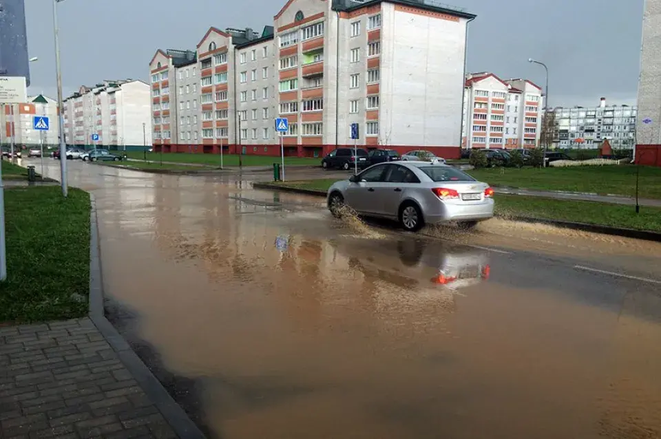 Фотафакт: у Навагрудку за гадзіну выпала амаль дэкадная норма ападкаў