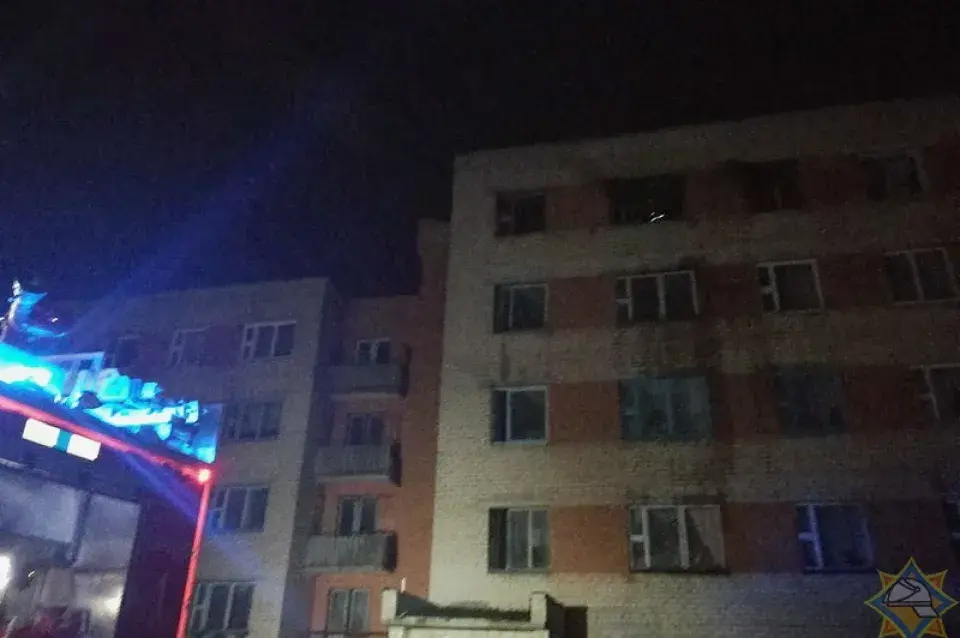 На пажары ў Гарадку эвакуявалі 18 чалавек і выратавалі аднаго
