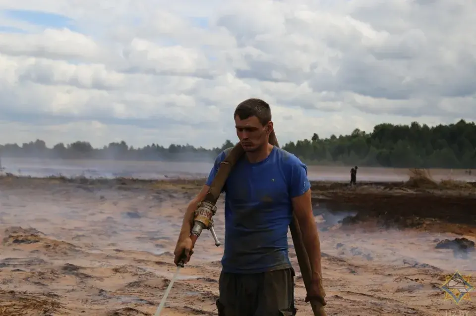 Як у Петрыкаўскім раёне змагаюцца з пажарамі на тарфяніках