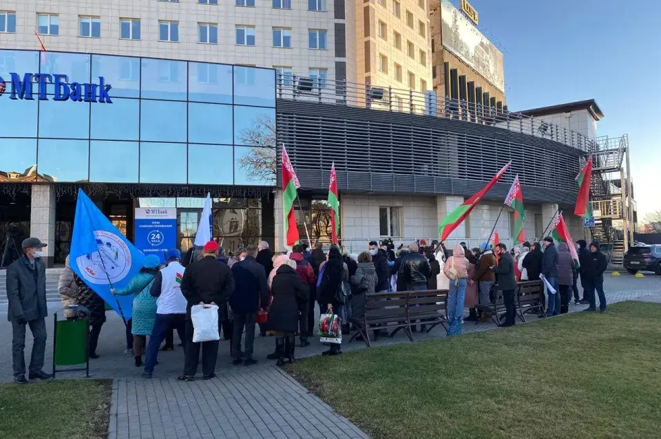 Каля польскай амбасады ў Мінску праходзіць праўладная акцыя