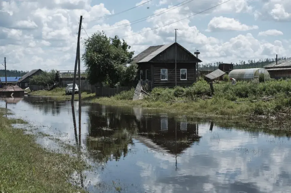 Во время наводнения в России затопило деревню, основанную белорусами (фото)