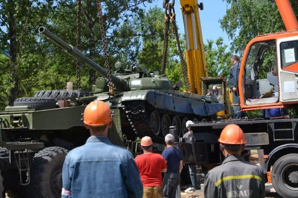 У Мінску каля офіса Wargaming усталявалі танк Т-72 (фота)