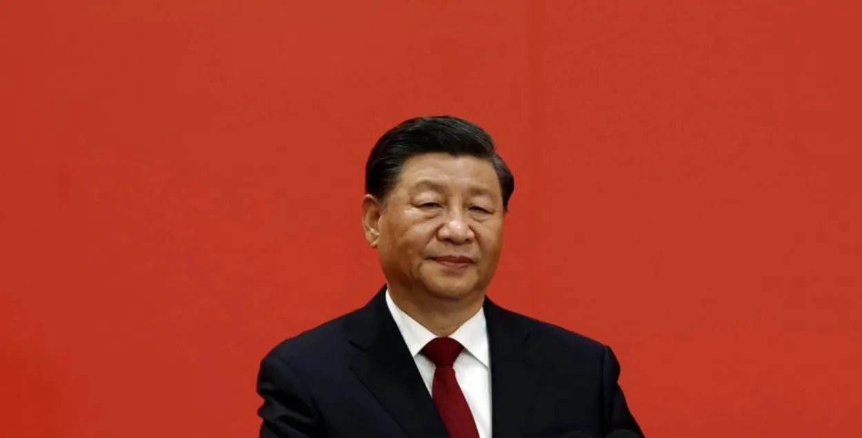 Си Цзиньпин на съезде коммунистов / Reuters
