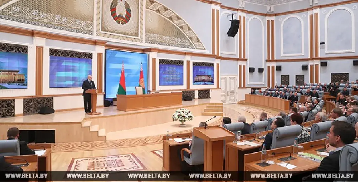 President Alexander Lukashenka at a meeting with business circles. Photo: BELTA