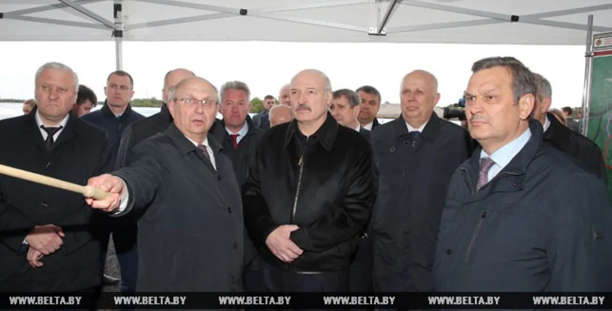 Лукашэнка: Гэты мост мы павінны здаць да Дня Вялікай Кастрычніцкай рэвалюцыі