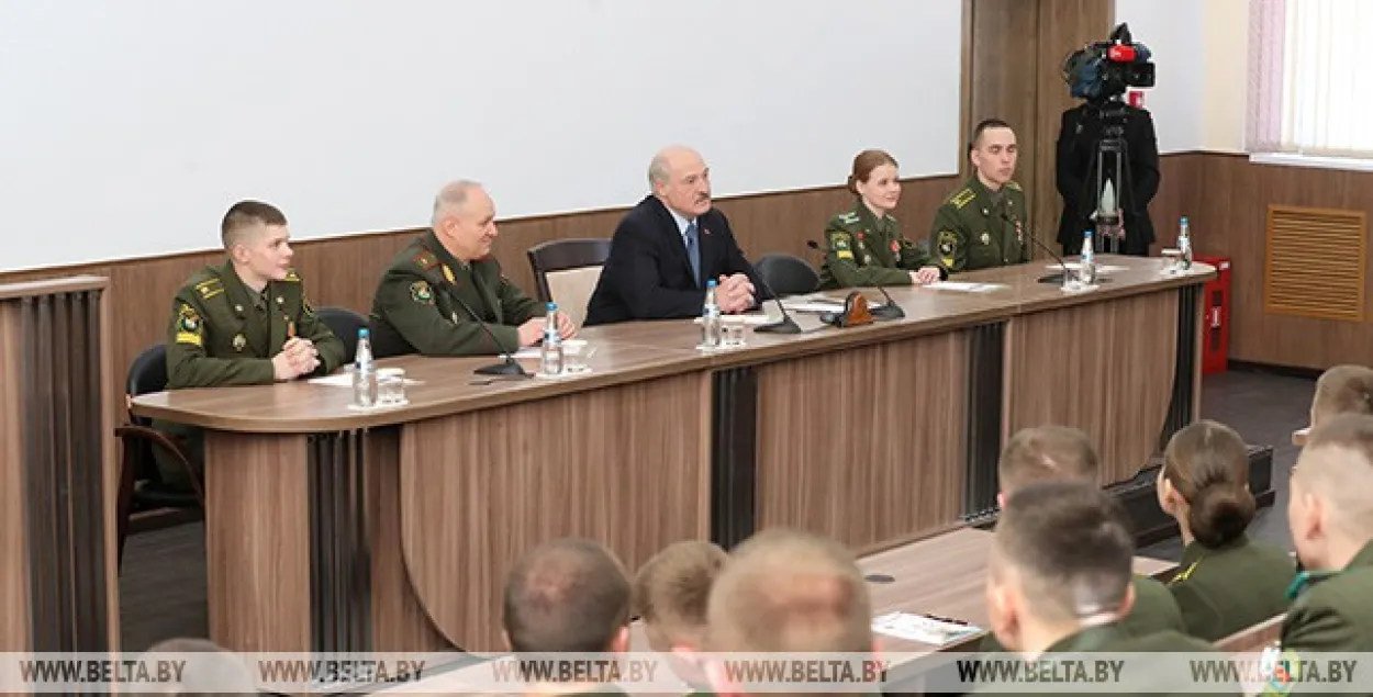 Лукашэнка назваў слова, ад якога ў яго ў жылах закіпае кроў