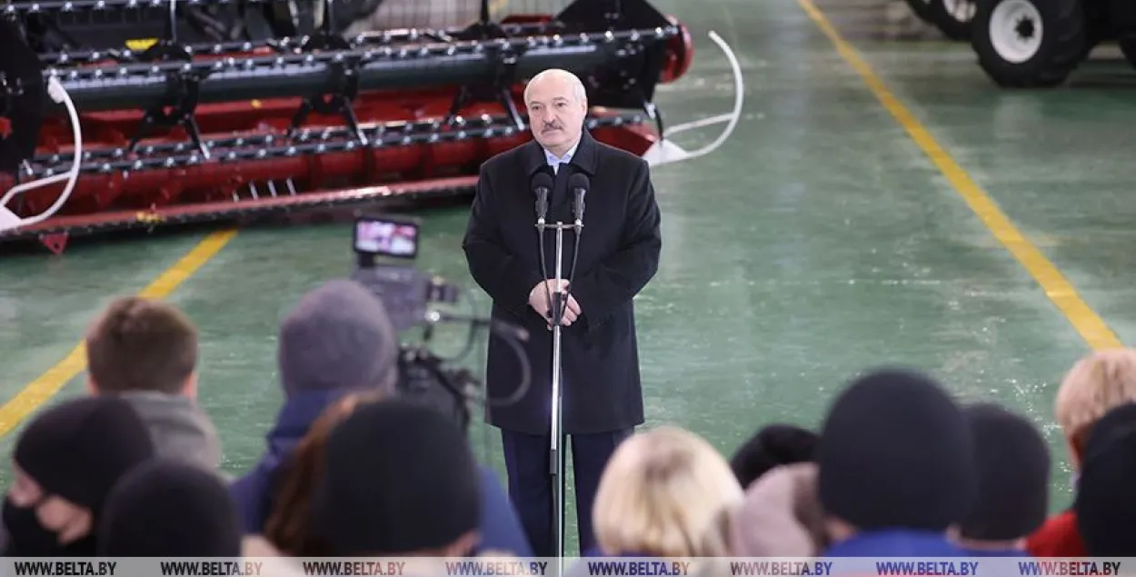 Лукашэнка: на наступным тыдні раскажам пра злівы ў тэлеграм-каналах