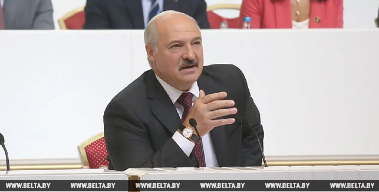 Відэа са словамі Лукашэнкі, з якога пачаўся флэшмоб "Раздзявацца і работаць"