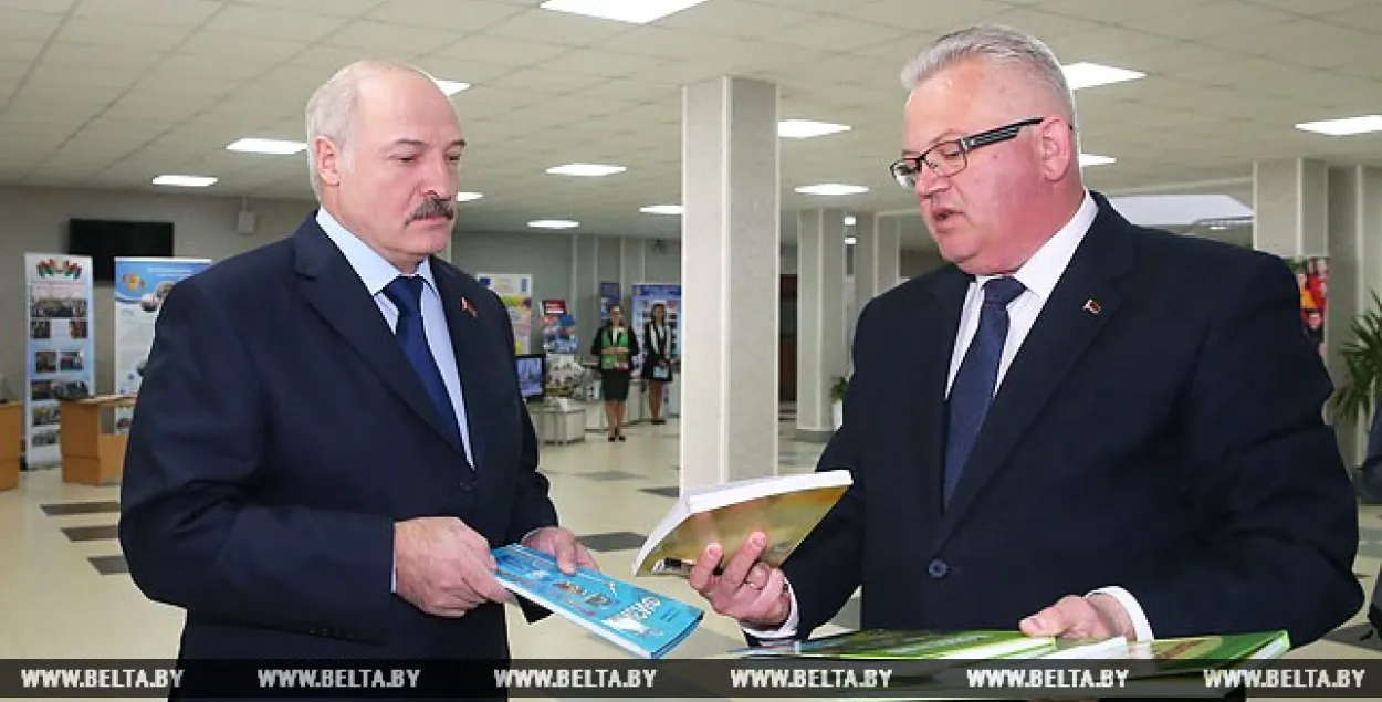 Спыталі "на ўсю катушку": Лукашэнка аб'явіў вымову міністру адукацыі