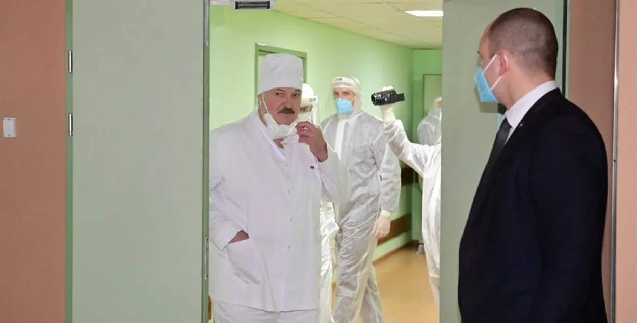 Александр Лукашенко в больнице / Из архива БЕЛТА​