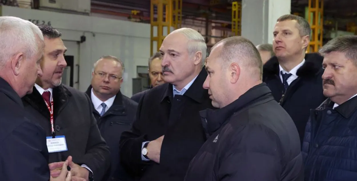 Александр Лукашенко и сопровождающие его лица были без защитных масок / БЕЛТА​