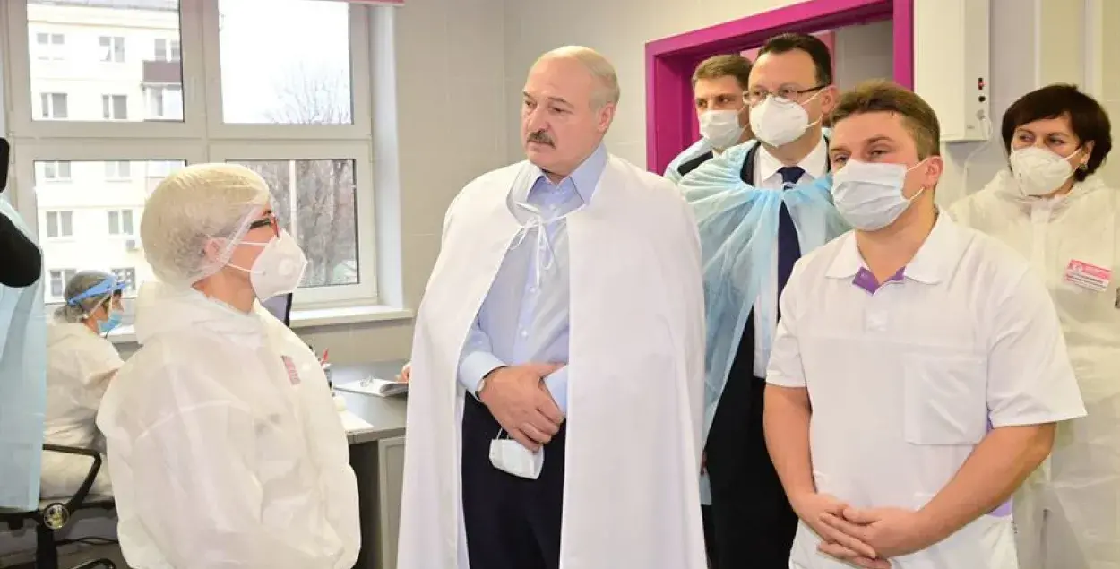 Александр Лукашенко в минской больнице / БЕЛТА​