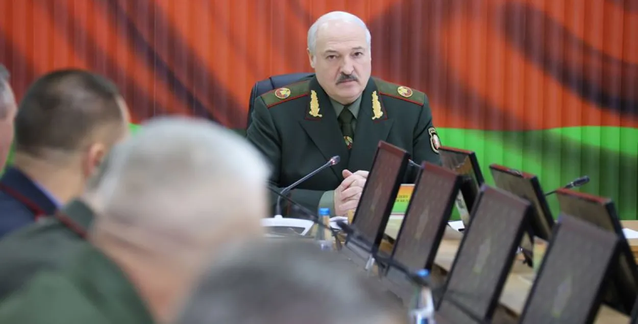 Праўладнае сацдаследаванне: Лукашэнку беларусы "давяраюць" амаль як арміі