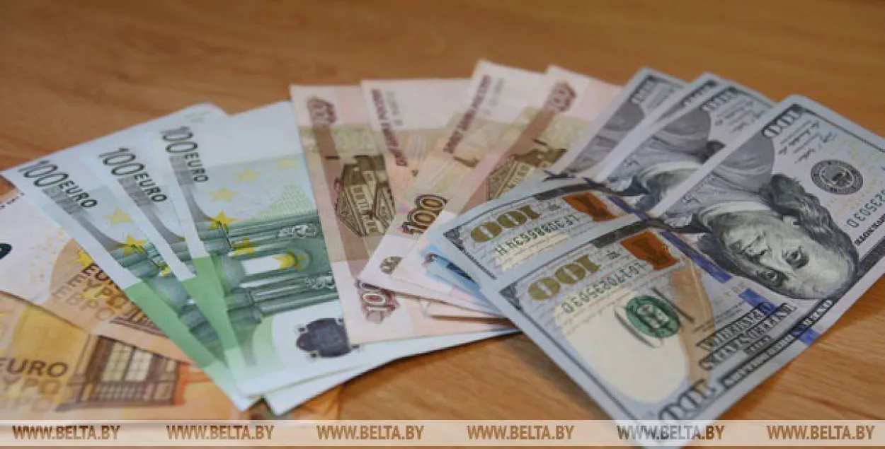 17 траўня беларускі рубель умацаваўся да трох асноўных валют